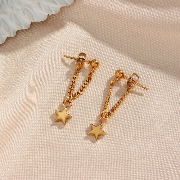 ◾️18k Gold Plated Star Charm Tassel Chain Earrings - Picture 7 of 7